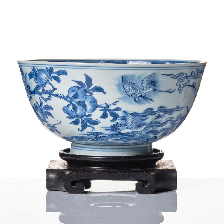 Skål, porslin. Qingdynastin, Kangxi (1662-1722).