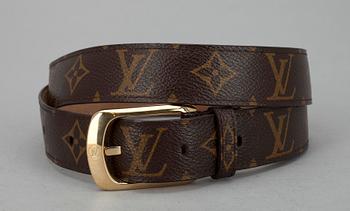 BÄLTE, Louis Vuitton.