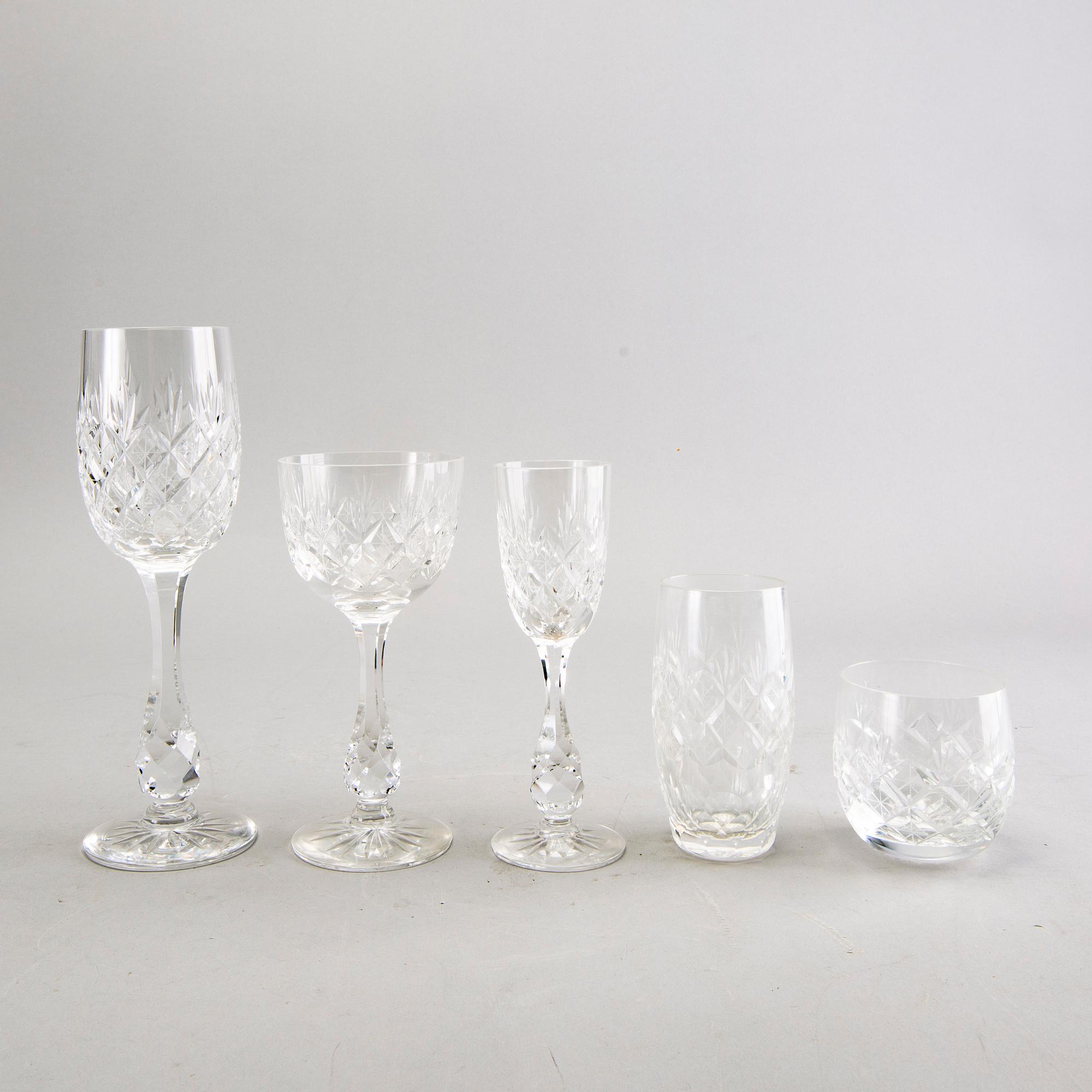 A Fritz Kallenberg 60 pcs Pompadour glass service.