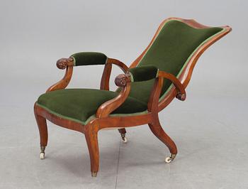 FÅTÖLJ. Regency, 1800-talets första hälft.