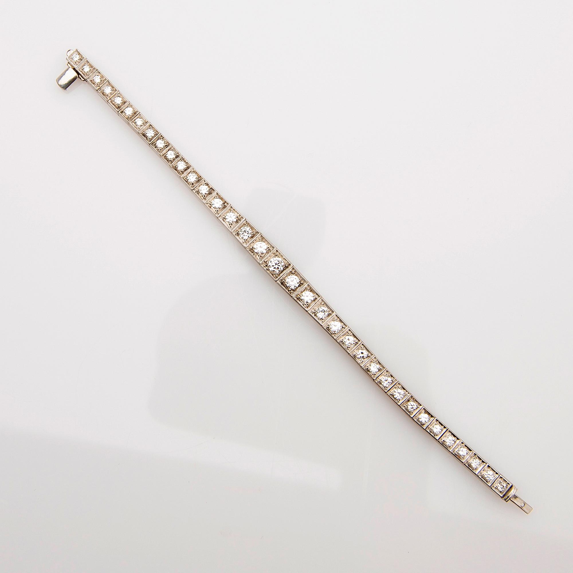 Bracelet, 18k white gold with brilliant-cut diamonds.