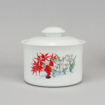 Aina Stenberg, a 46 part porcelain service, 'Tomtejul', Rörstrand.