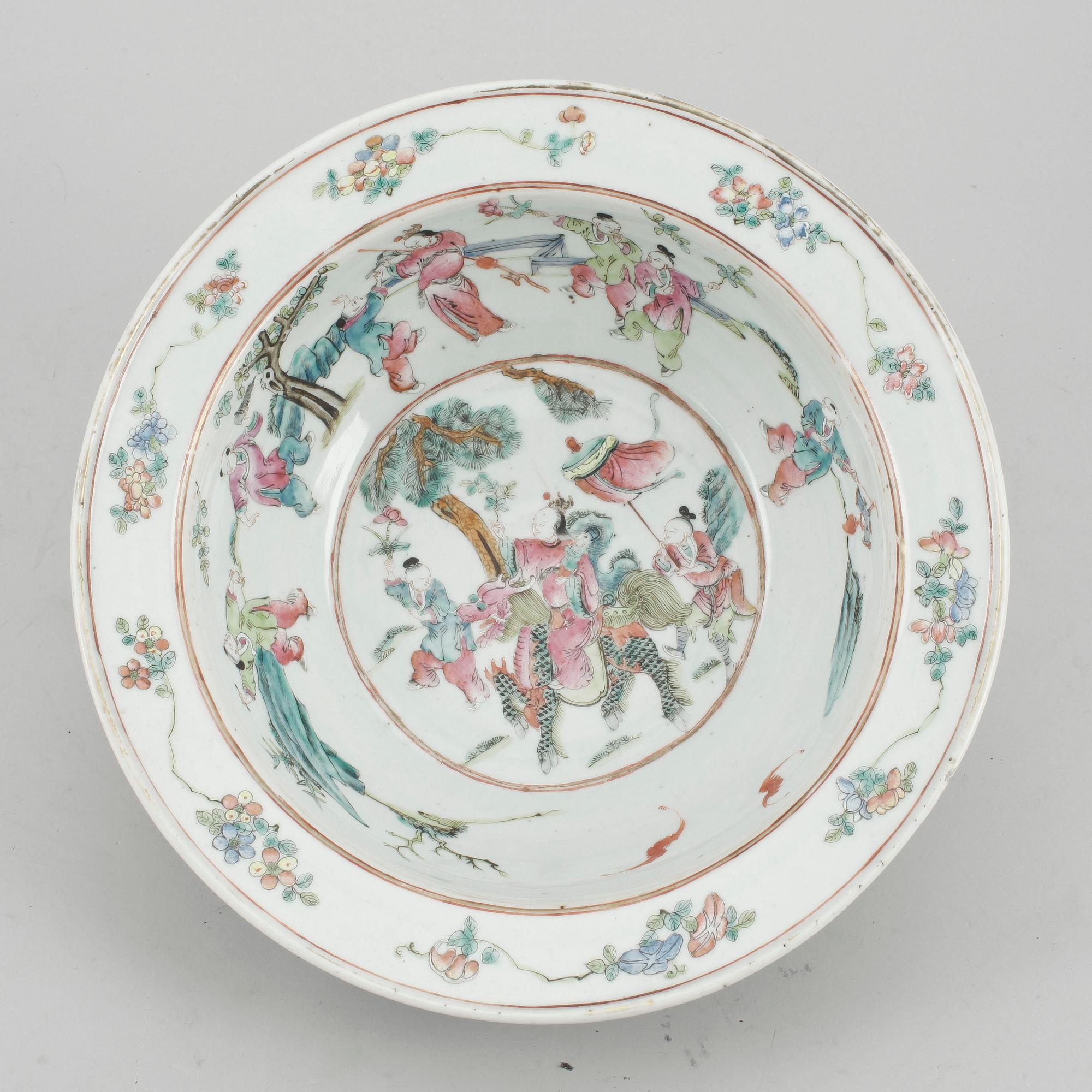 TVÄTTFAT, porslin, Kina 1800-talets andra hälft.