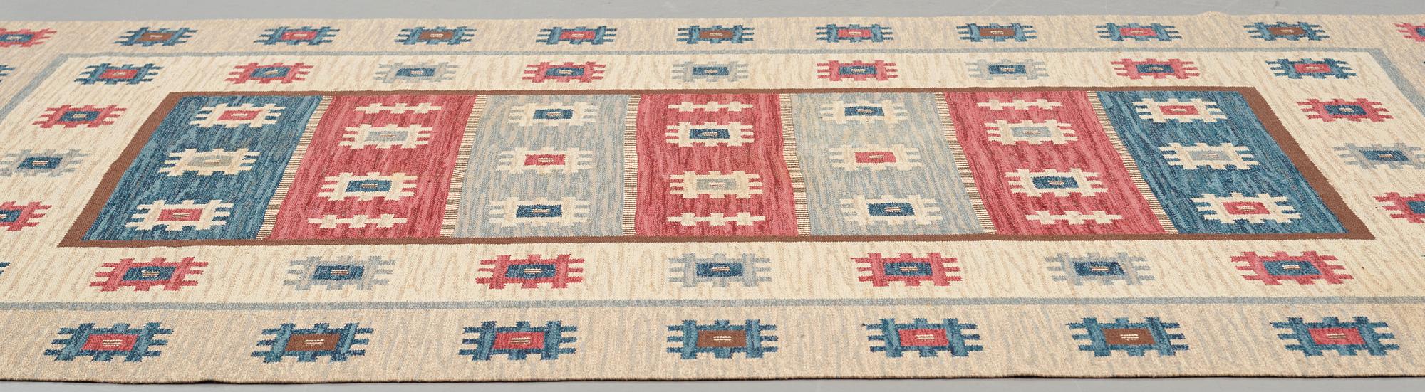 Anna-Greta Sjöqvist, Matta, rölakan, ca 310-312,5 x 202-204 cm, inskription och signerad 19 JB 57 AGS.