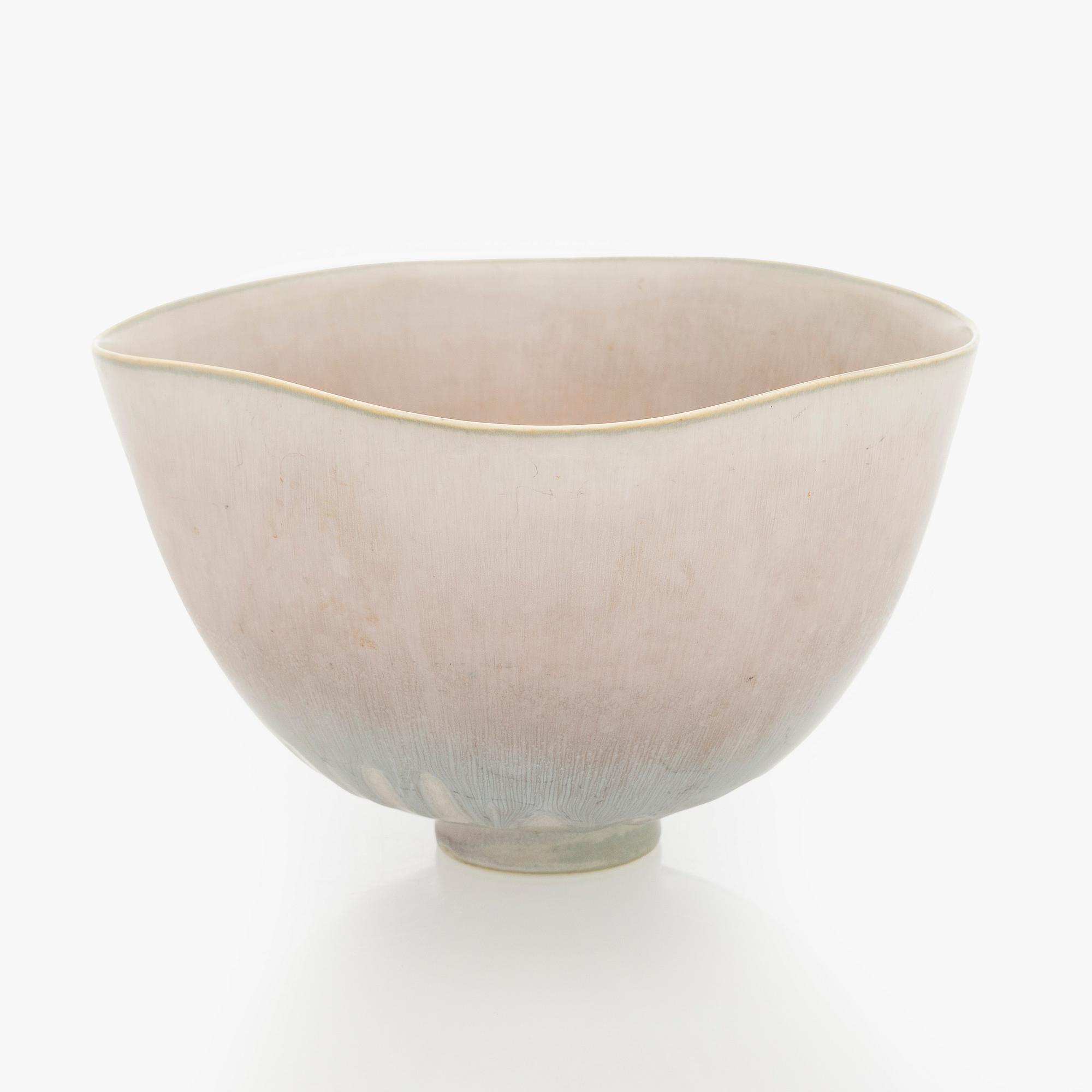 Friedl Holzer-Kjellberg, A ceramic bowl, signed Arabia 1942, -F.H.-Kj-.