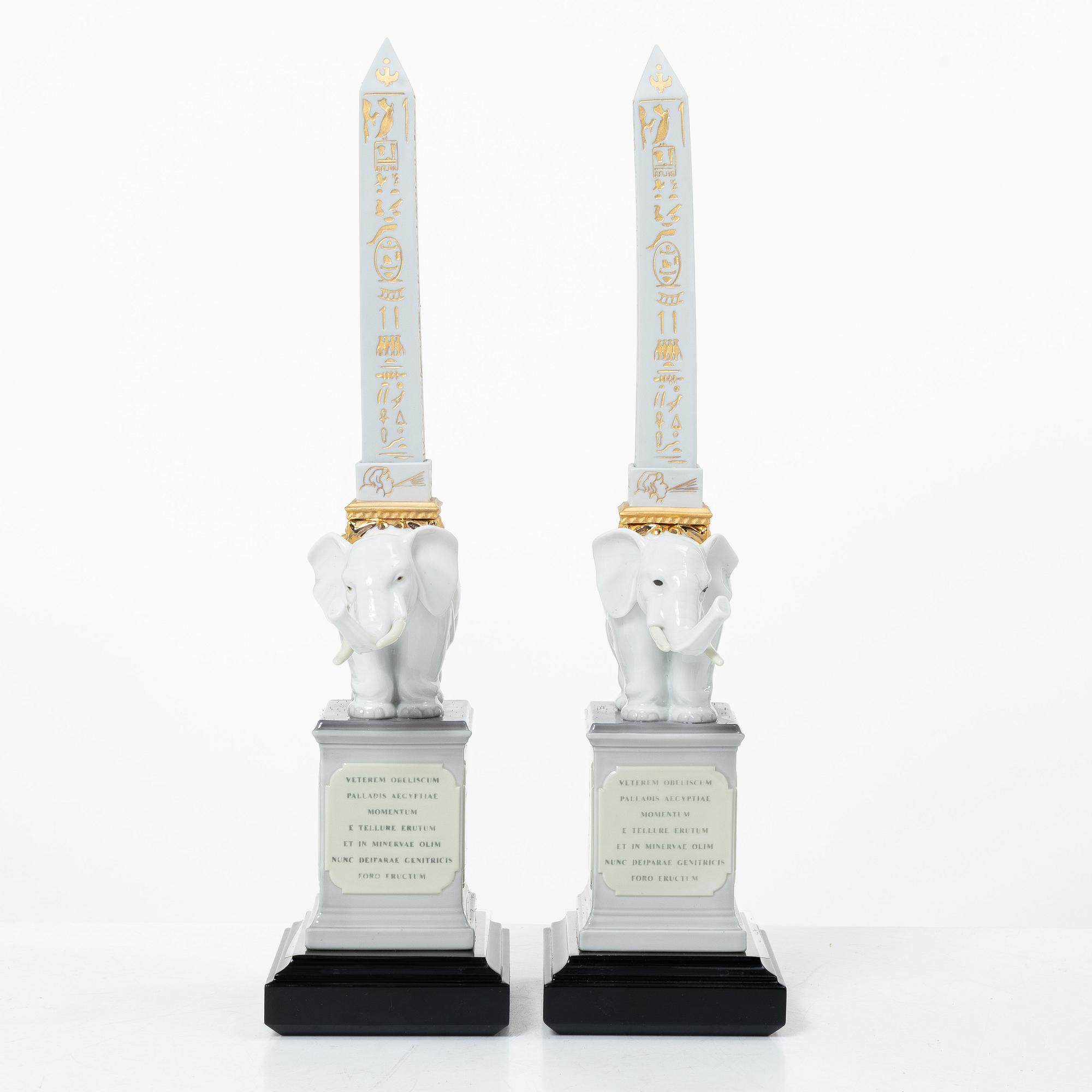 Lladró, figuriner, ett par, "Pulcini obelisk (golden white left)" samt "Pulcini obelisk (golden white right)", Spanien.