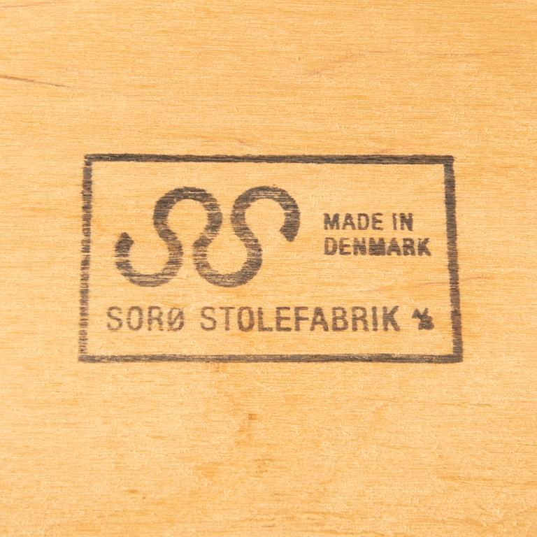 Matbord och stolar 6 st  Sorø Stolefabrik, Danmark, 1900-talets andra hälft.