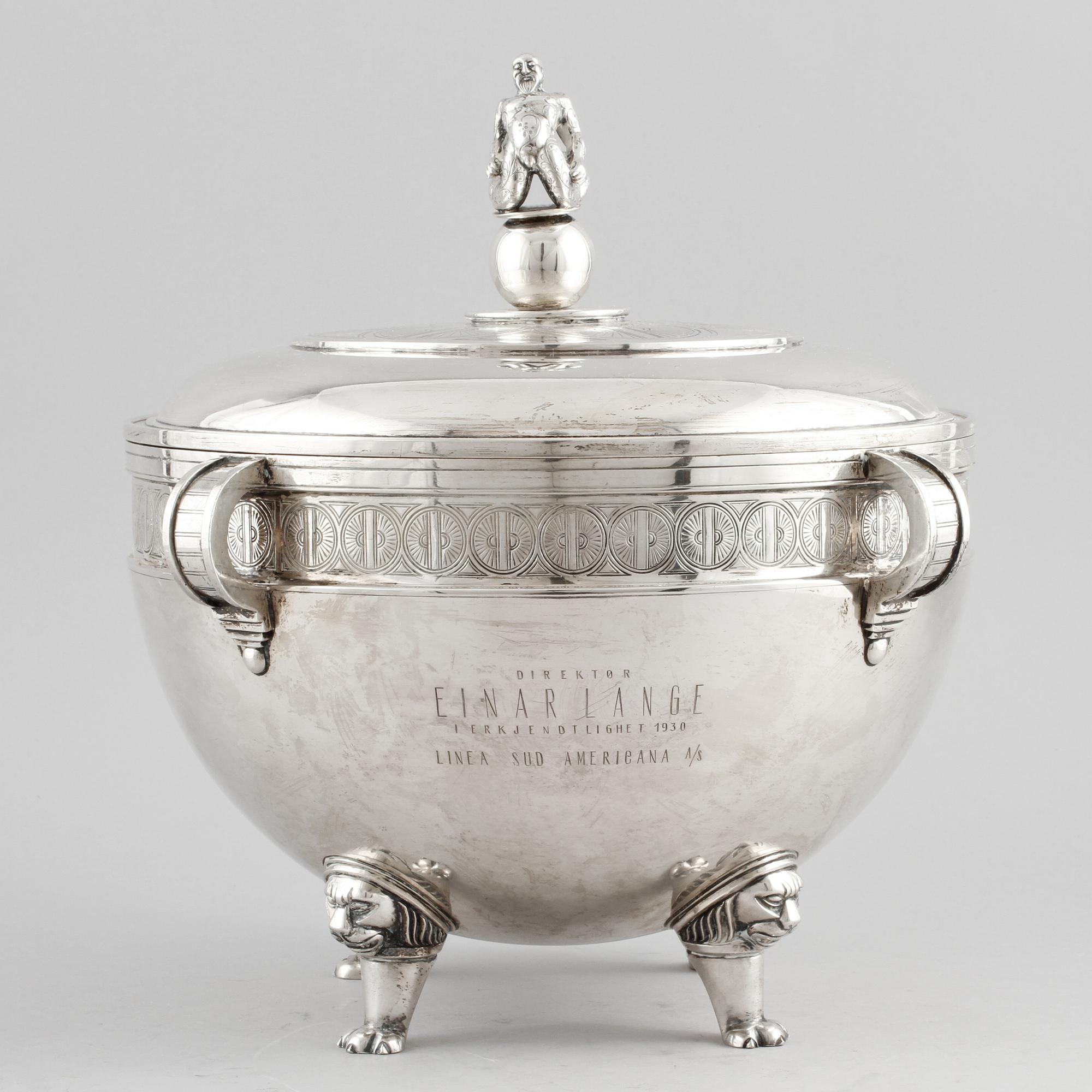 TERRIN, silver, Statens Hantverks och Konstindustriskola, Oslo, 1900-talets första hälft. Vikt ca 3047 g.