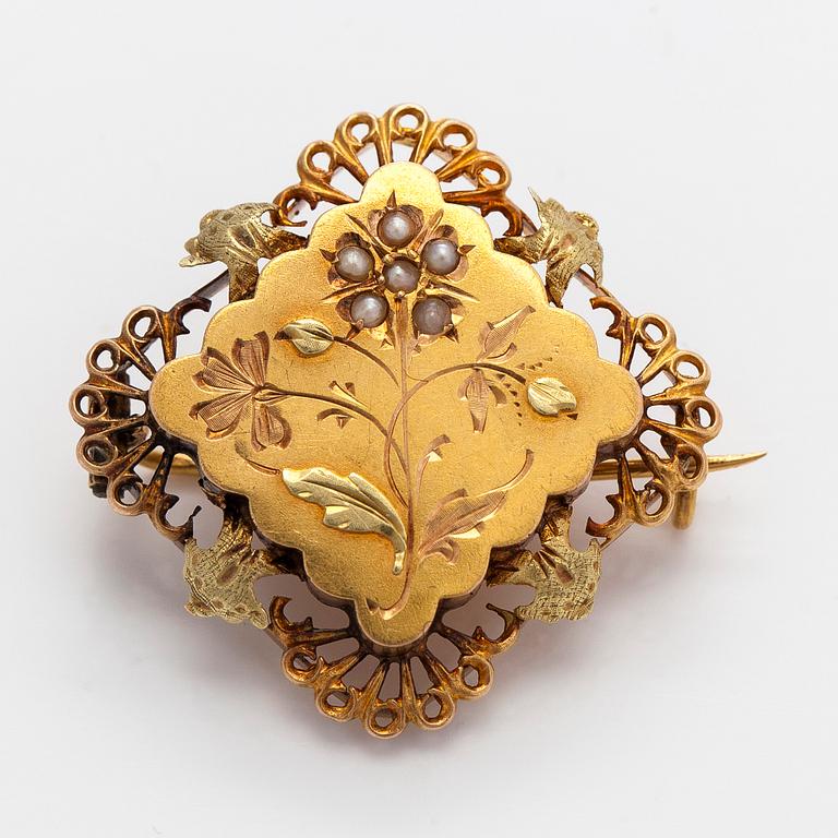 Brosch, 21K guld och pärlor, Frankrike omkring 1900.