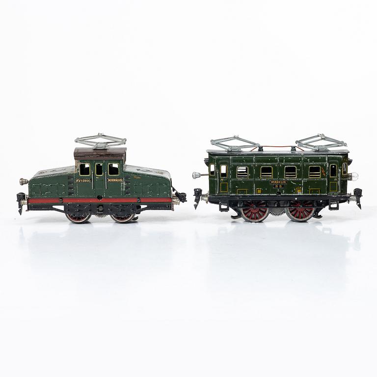 Märklin, Locomotives, carriages and accessories, first half of the 20th century.