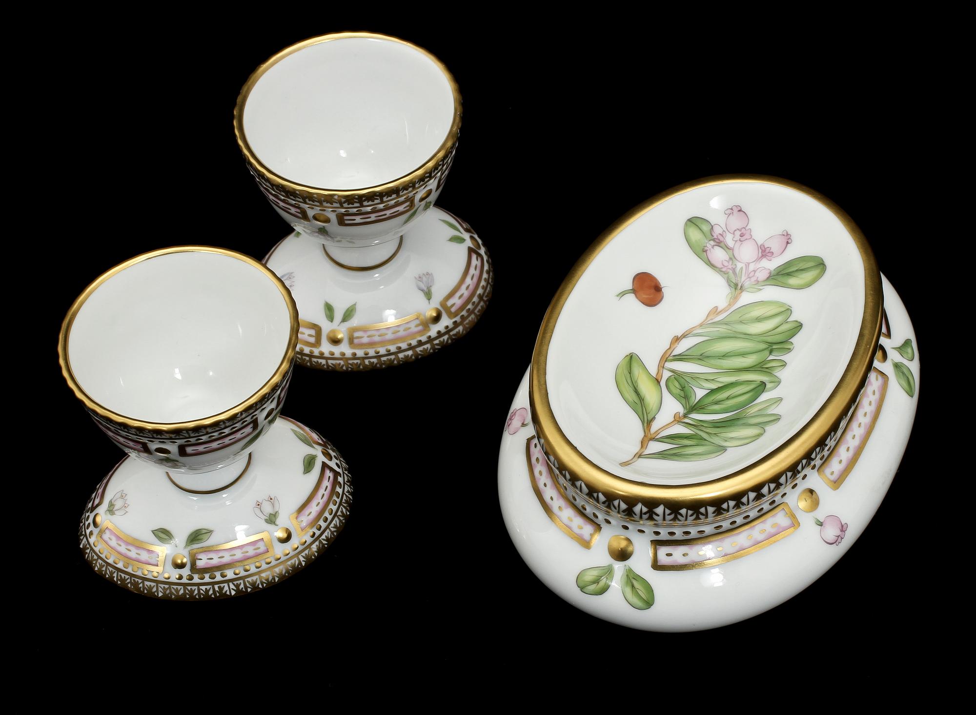 SERVISDELAR, 8 st, porslin, "Flora Danica", Royal Copenhagen, omkring 1900-talets mitt.