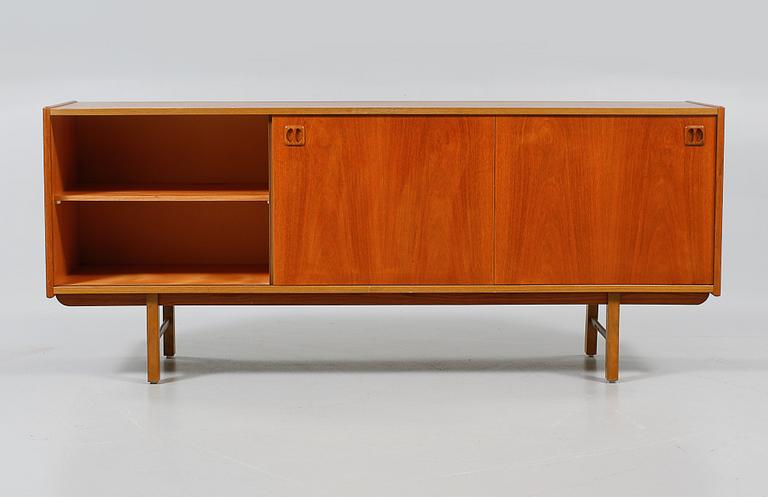 SIDEBOARD, 1900-talets tredje kvartal.