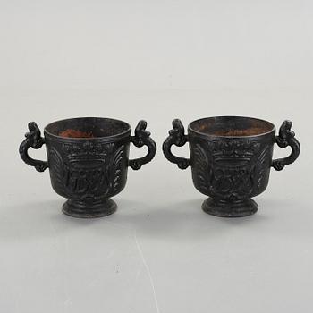 URNOR, ett par, gjutjärn, Stavsjö, 1900-tal.