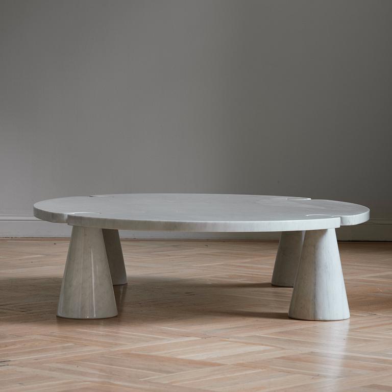 Angelo Mangiarotti, a carrara marble "Eros" sofa table for Skipper, Italy 1970-80's.