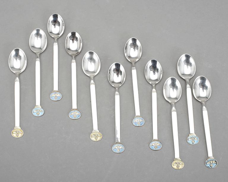 PARTI SILVER, 13 del, bland annat fat samt bägare, Borgila, Stockholm, 1940-tal. Vikt 335 gram.