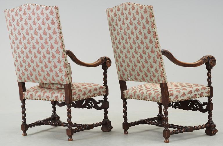 KARMSTOLAR, ett par, barockstil, 1900-talets första hälft.