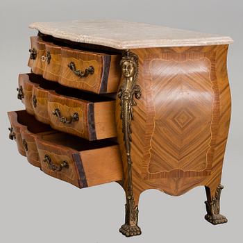 A Régence-style commode, second half of the 20th century.