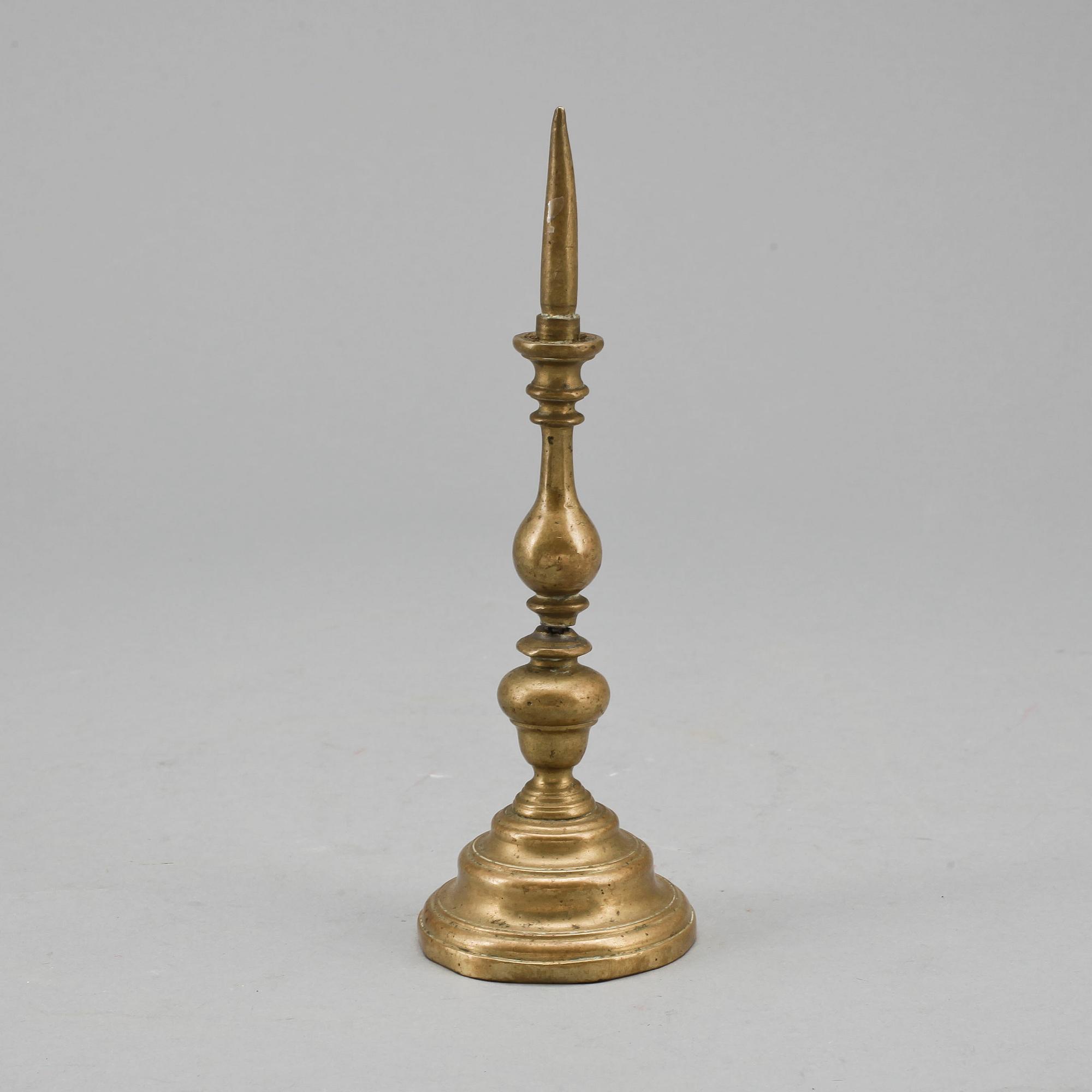 LJUSSTAKE, mässing, barock, 1600-tal.