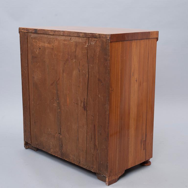 BYRÅ, biedermeier, 1800-talets mitt.