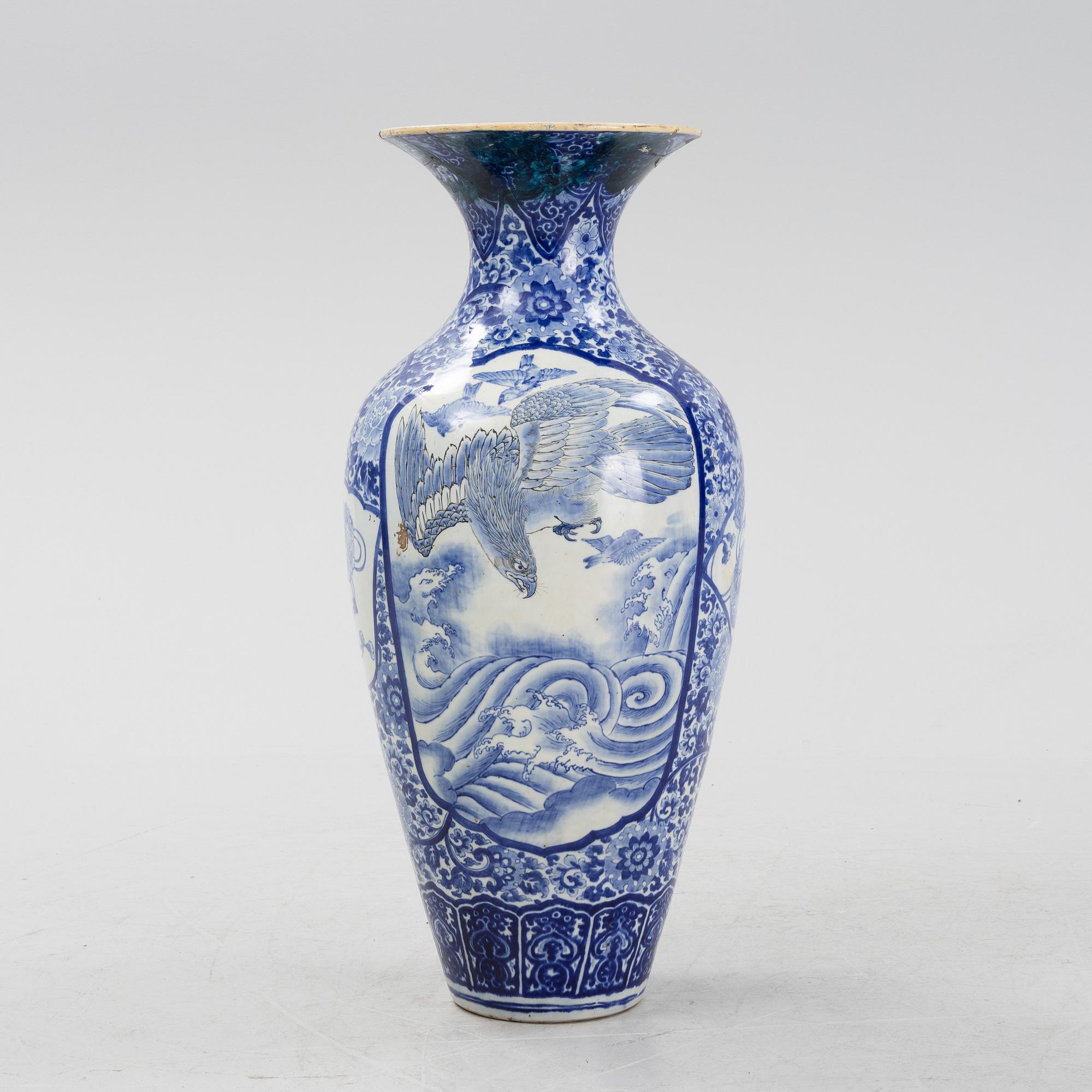 A Japanese blue and white vase, 19th century.