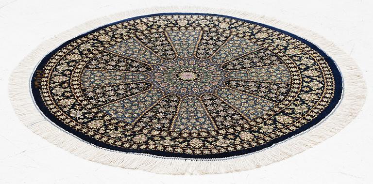 Rug, Ghom, signed, diameter 80 cm.