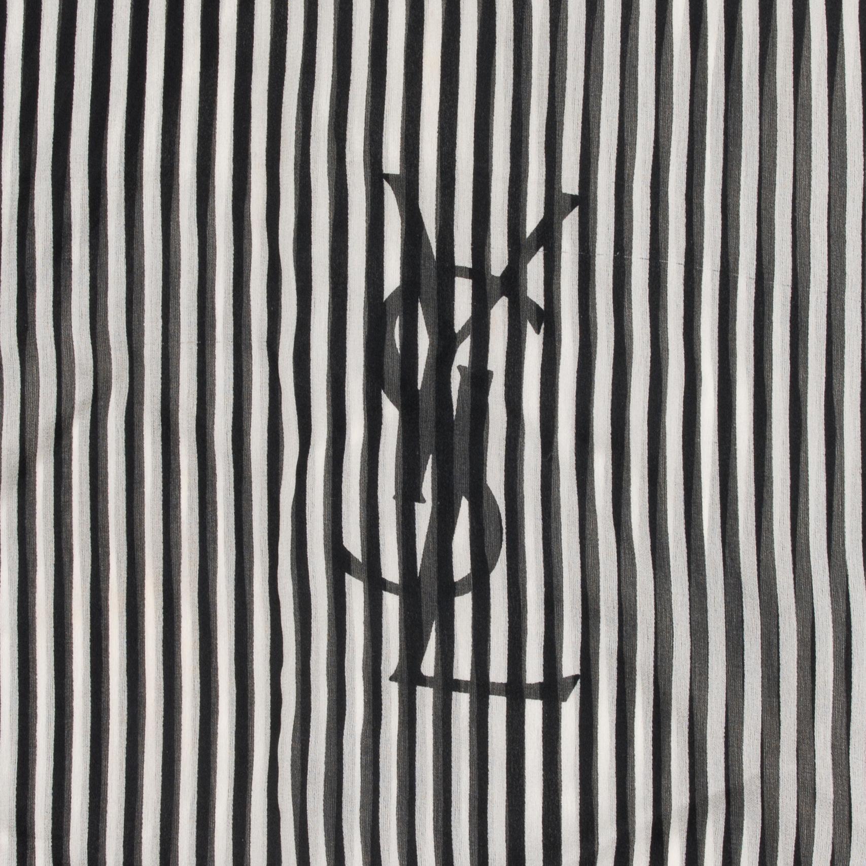 SCARF, Yves Saint Laurent.