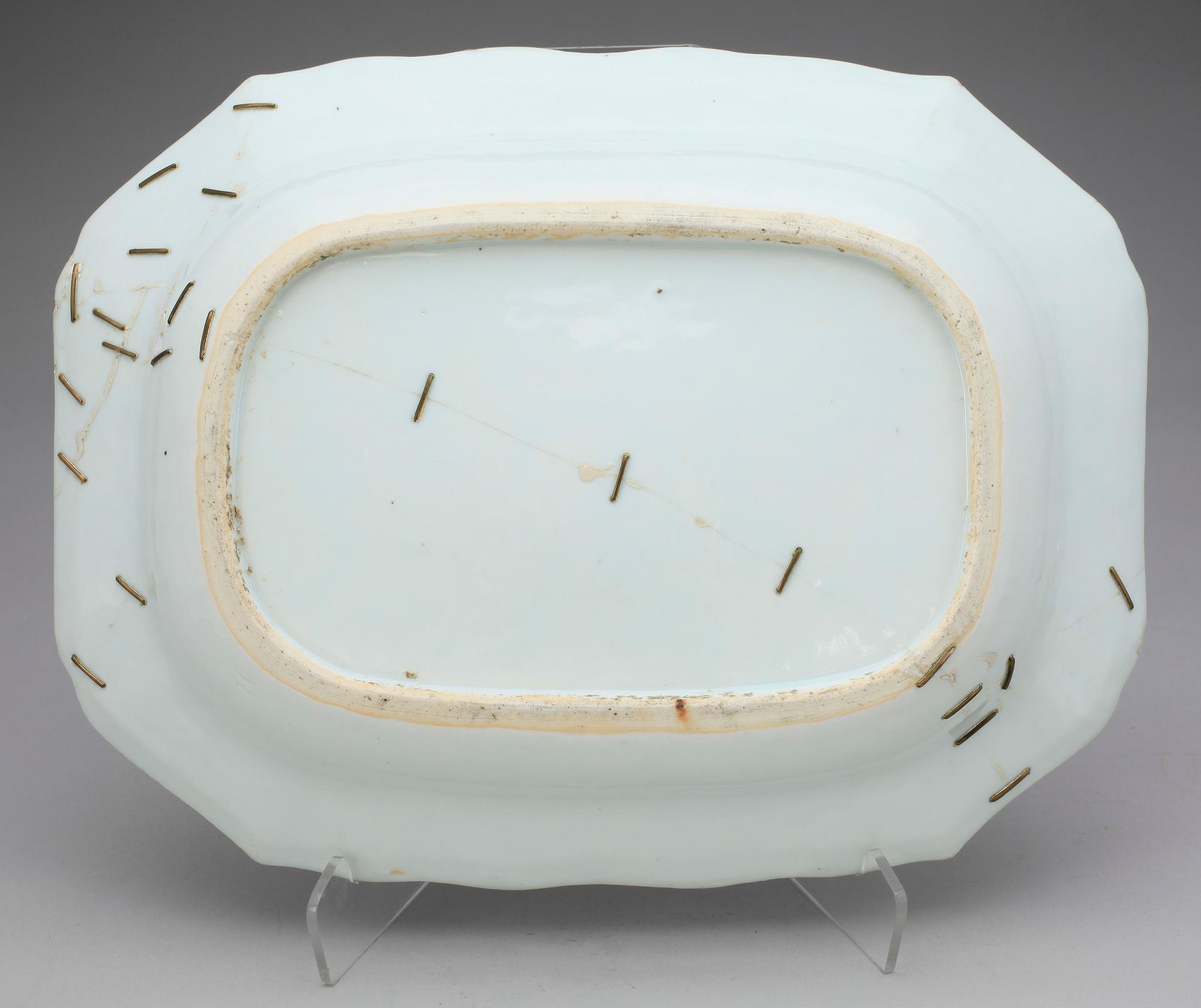 TERRINFAT, porslin. Qing dynastin. Qianlong 1736-95.