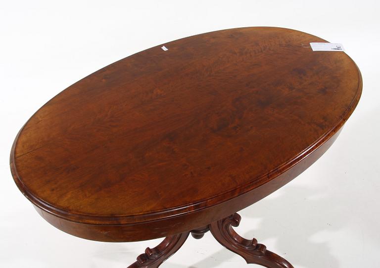 DIVANBORD, nyrokoko, 1800-talets senare del.