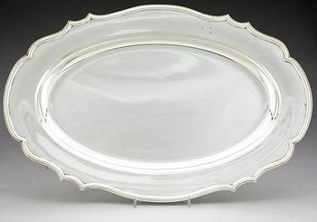 FAT, silver, rokokostil, 1900-talets första hälft. Svenska importstämplar. Vikt ca 1150 gram.