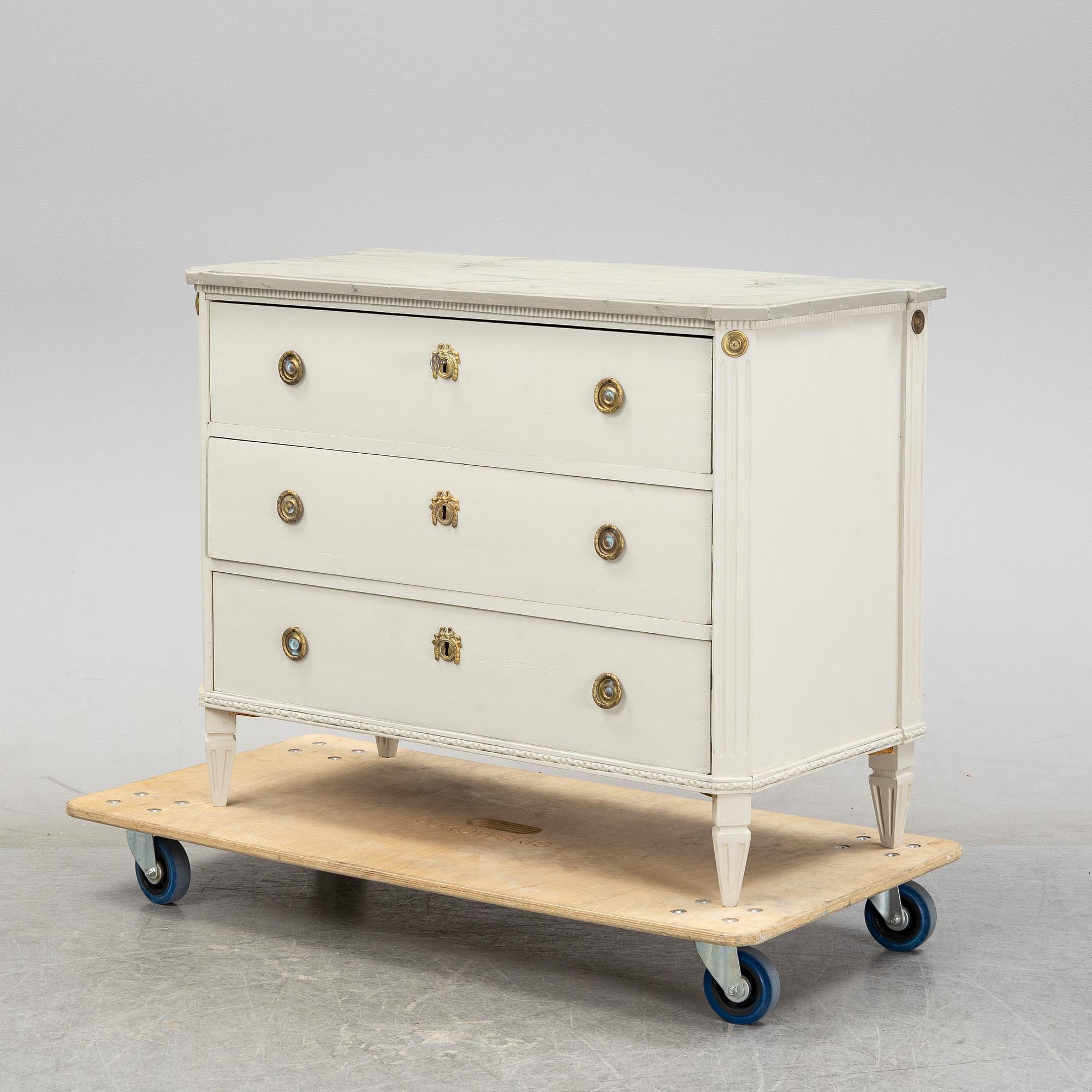 A painted Swedish late Gustavian-style chest of drawers, 19th century.