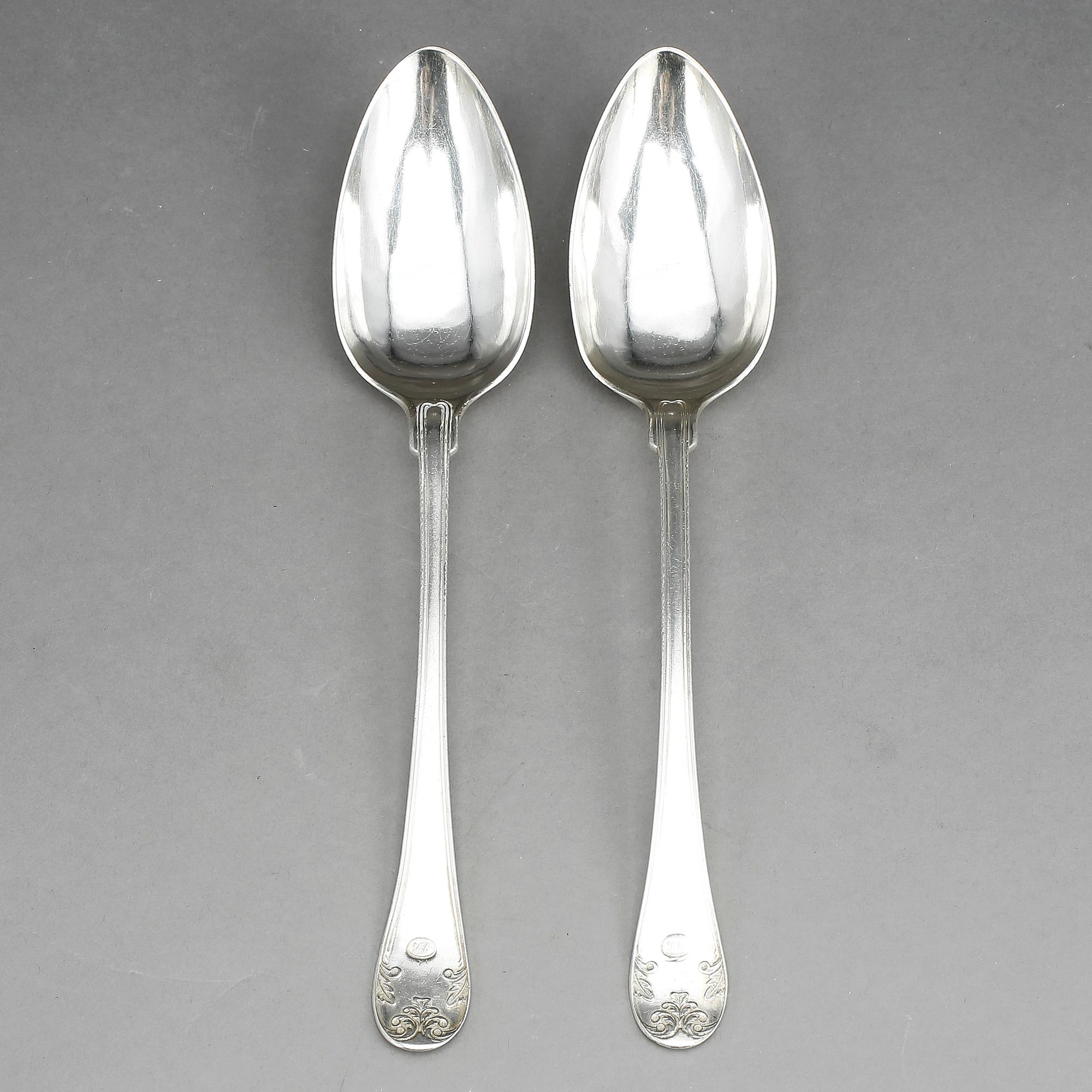 RAGUSKEDAR, ett par, silver, Gustaf Theodor Folcker, Stockholm 1840. Ca 230 gram.