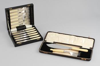 BESTICKSERVIS, 14 delar, nysilver och bakelit, Tudor Plate, Sheffield, omkring år 1900.
