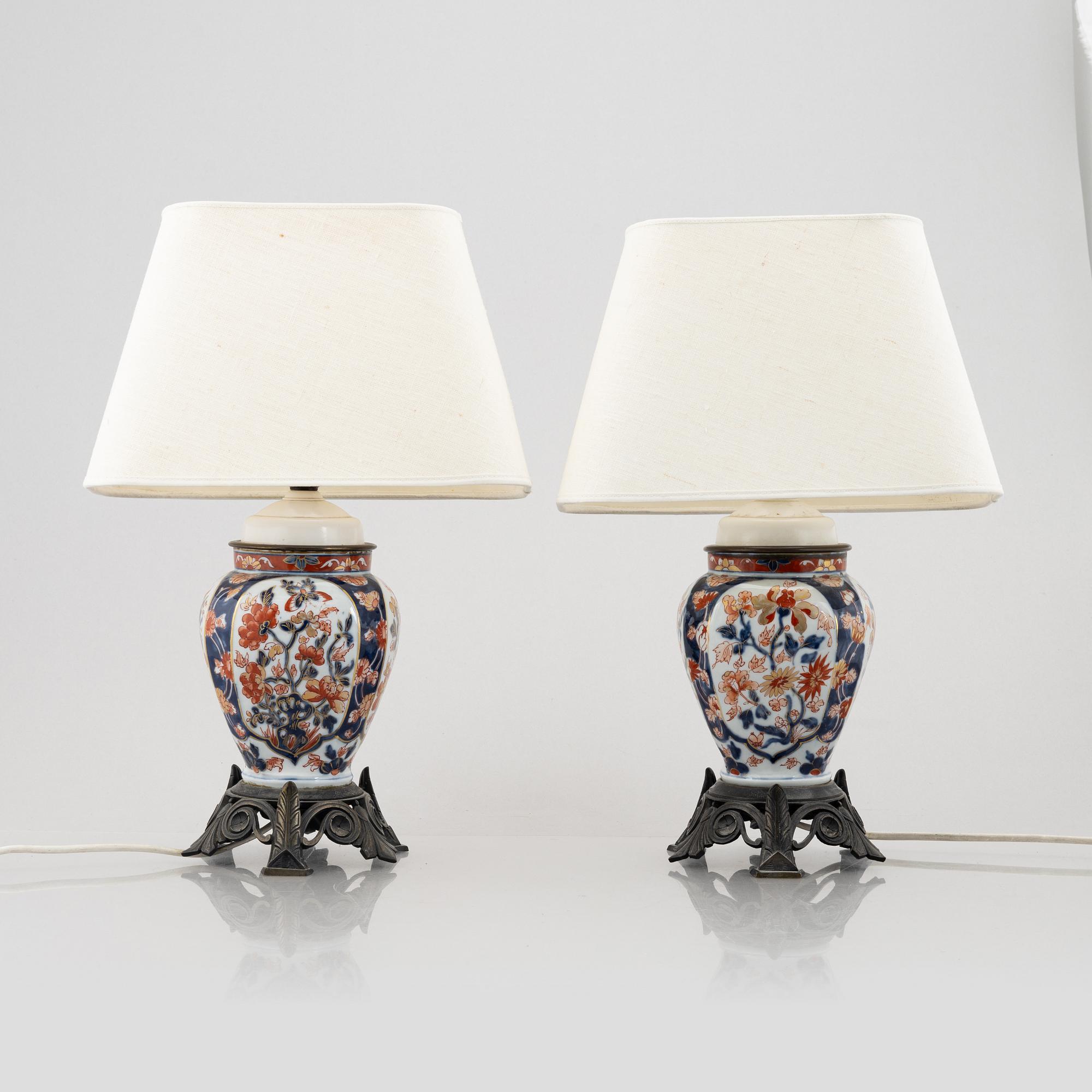 A pair of imari porcelain table lamps, CHina/Japan, around 1900.