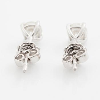 Earrings 18K white gold set with brilliant-cut diamonds, accompanied by GIA dossier.