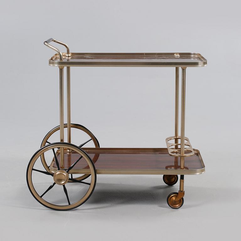 SERVERINGSVAGN, 1900-talets andra hälft.