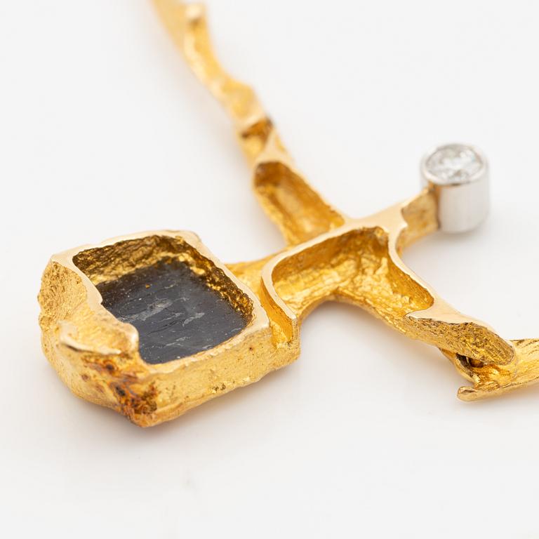 Lapponia necklace 18K gold with spectrolite and brilliant-cut diamond, 1976.