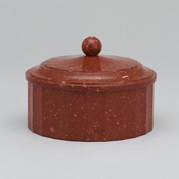 SMÖRASK MED LOCK. Älvdalen, 1800-talets början. Empire.