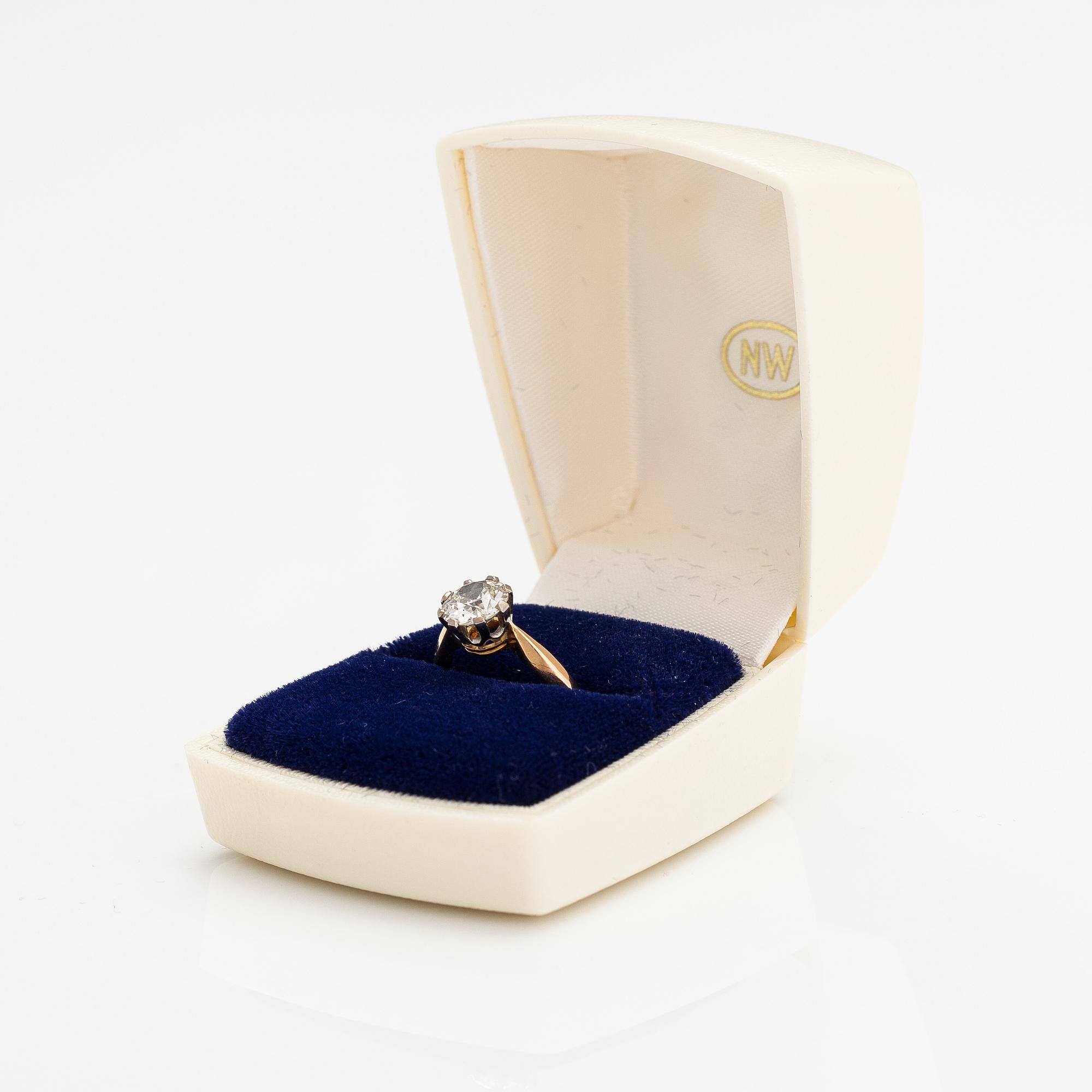 Ring, 18K guld, gammalslipad diamant ca 1.20 ct. Karl Andersson, Stockholm 1908.