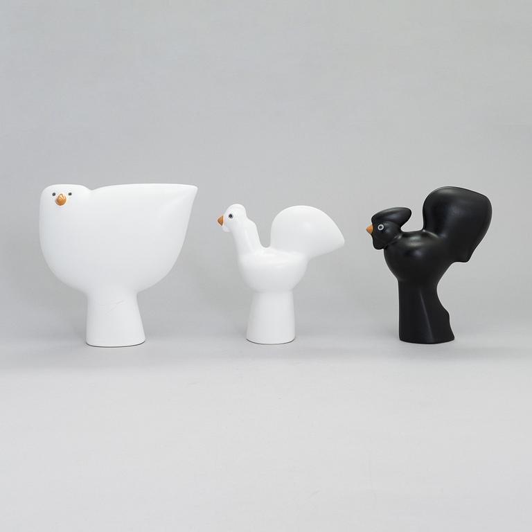 Howard Smith, figuriineja, 3 kpl, keramiikkaa, sarjasta Parvi, Arabia 1900-luvun loppu.