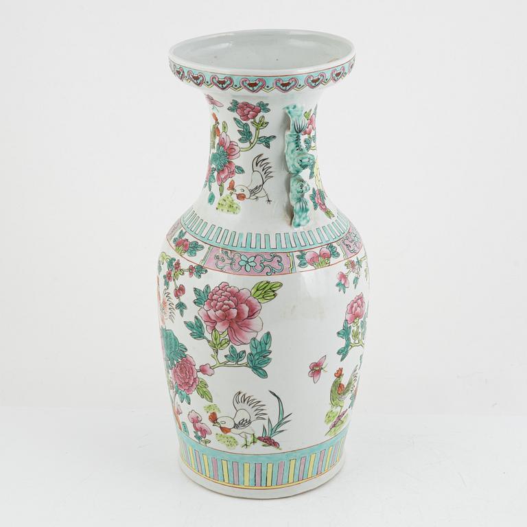 A Famille Rose porcelain vase, China, 20th century.