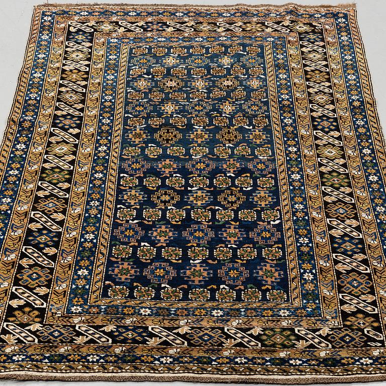 MATTO, a semi-antique/antique Shirvan, ca 194 x 122-128,5 cm (plus flat weave at the ends).