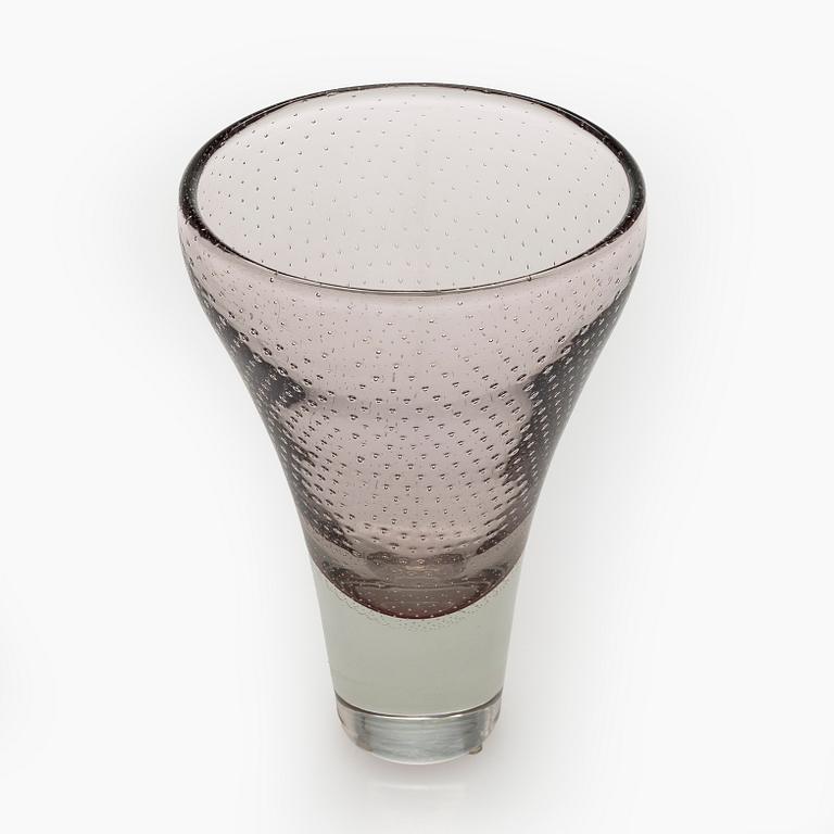 Gunnel Nyman, vas, modell "GN 12", signerad G. Nyman Nuutajärvi Notsjö -51. Formgiven 1947.