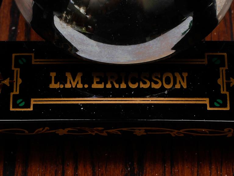 BORDSTELEFON, jubileumsmodell efter "Taxen", LM Ericsson, 1900-talets senare del.