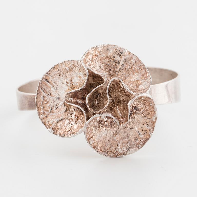THERESIA HVORSLEV, ARMBAND, MEMA, Lidköping, 1976.
