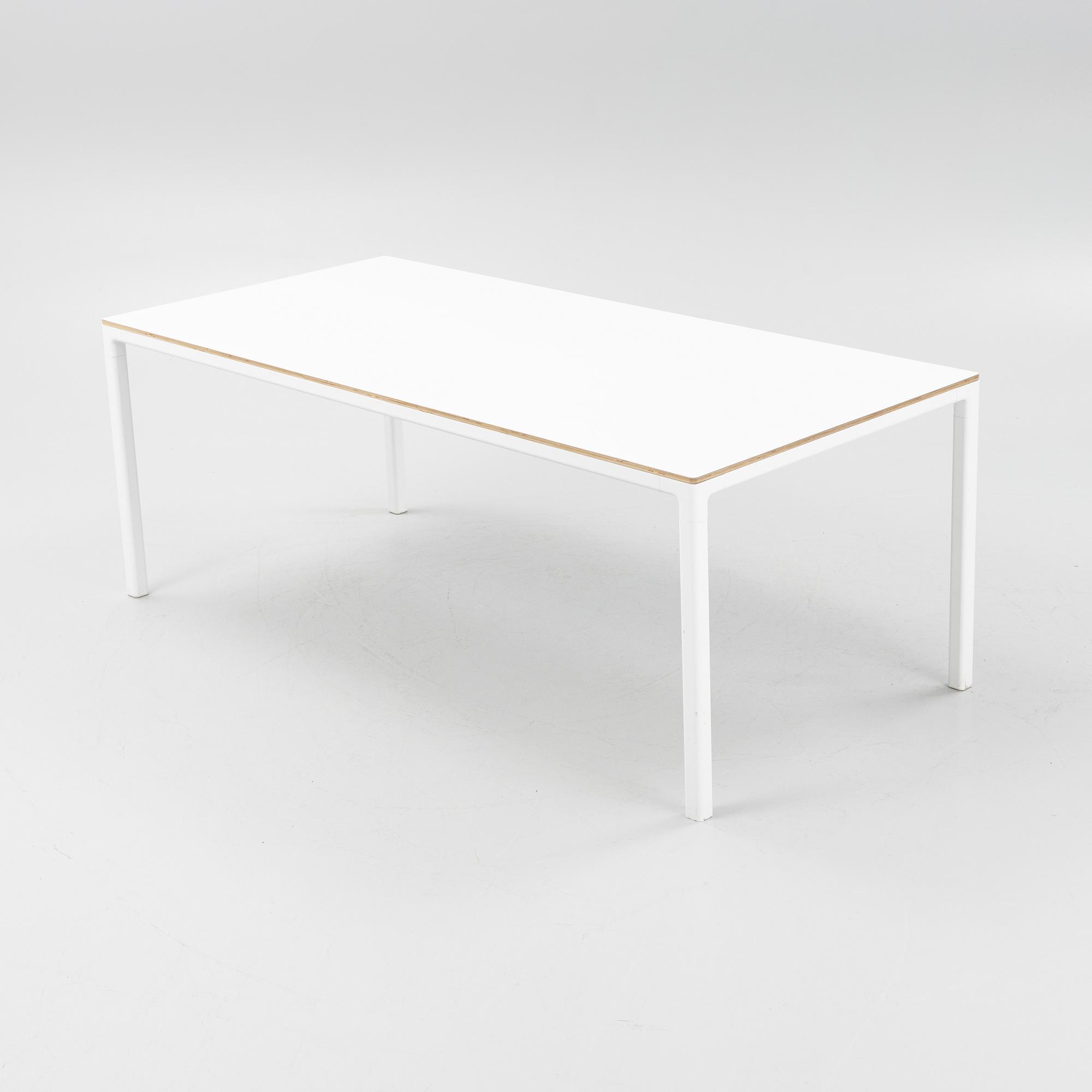 Matbord "T12", Hay, Danmark, samtida tillverkning.