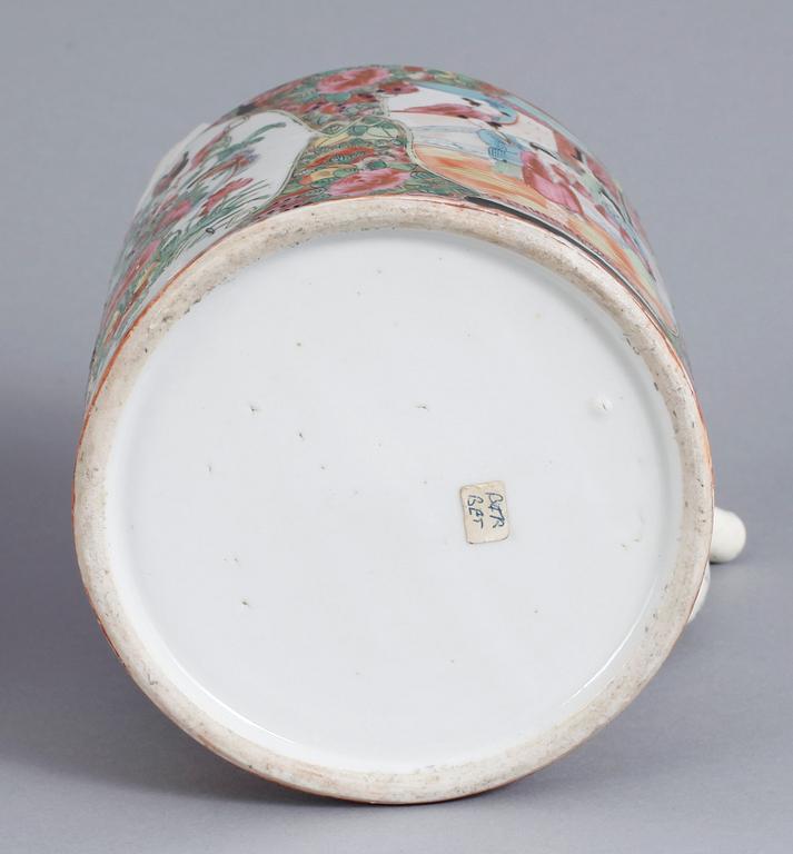 TEKANNA SAMT POTTA, porslin, Kina, Kanton 1800-tal.
