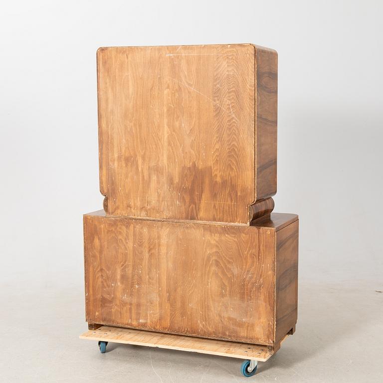 Vitrinskåp, Art Deco 1900-talets första hälft.