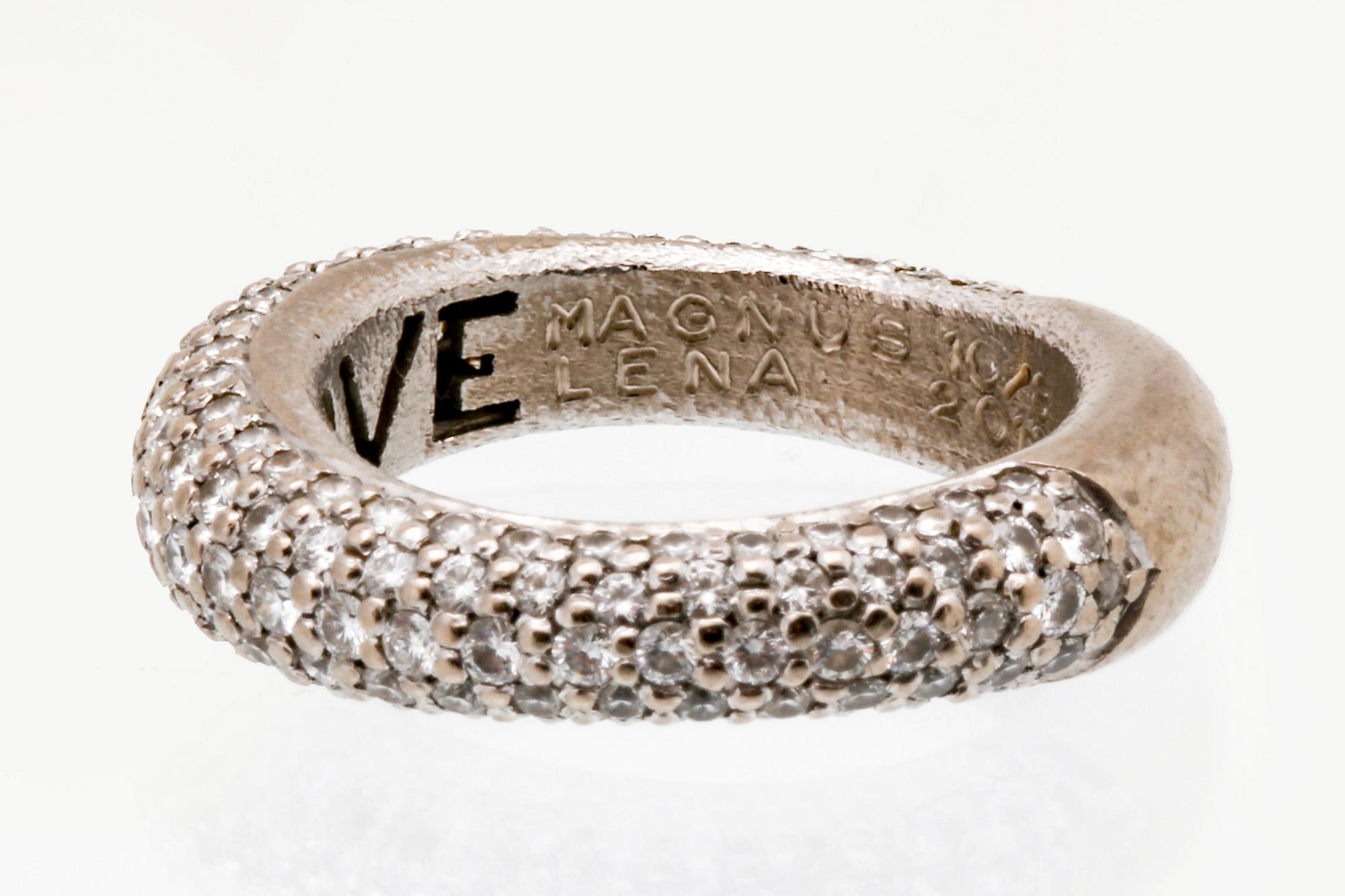 Ole Lynggaard ring 18K vitguld med 159 briljanter 1,75 ct totalt TW VS, "Love Collection", original etui.