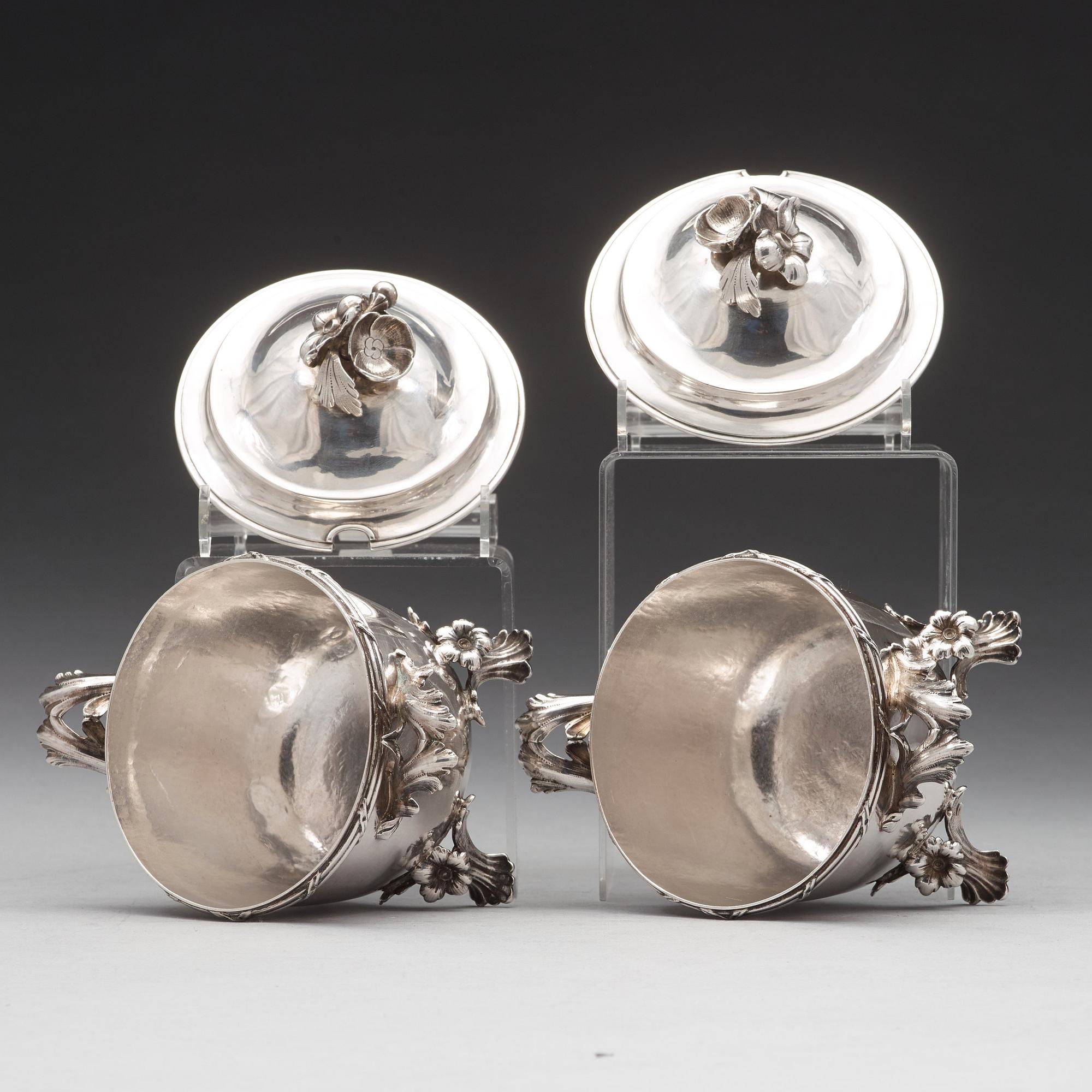 Simson Ryberg, SOCKERSKÅLAR med lock, ett par, silver, Stockholm 1776, rokoko.