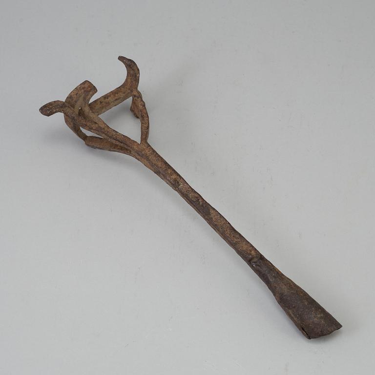 AN IRON BRANDING IRON, 18th century.